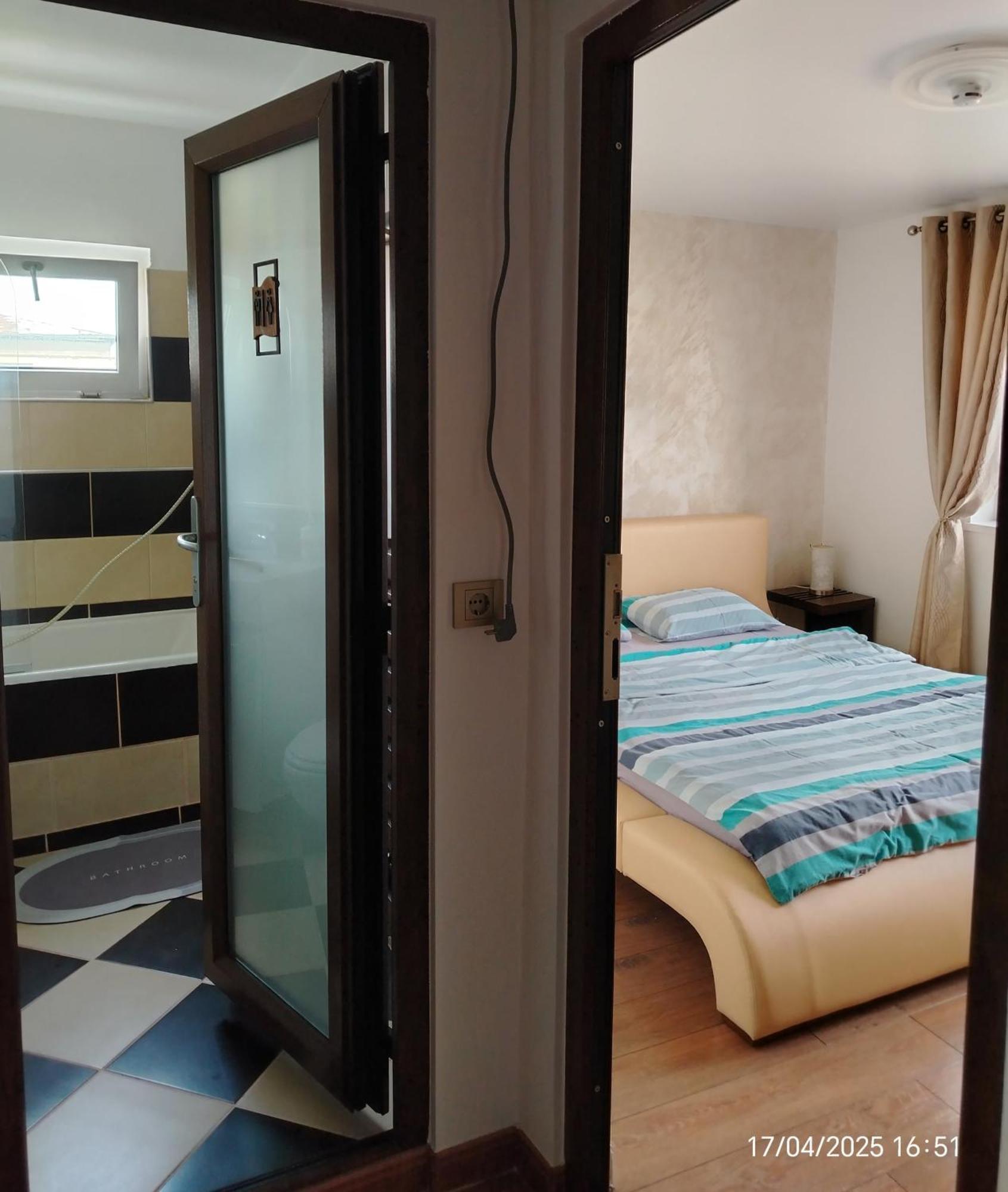 Arka Apartment 克拉奥华 外观 照片